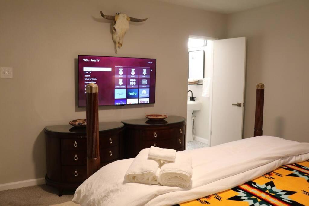 Cowboy Den-Hot Tub-Game Room-Pet Friendly-No Pet Fees! Albuquerque Eksteriør billede