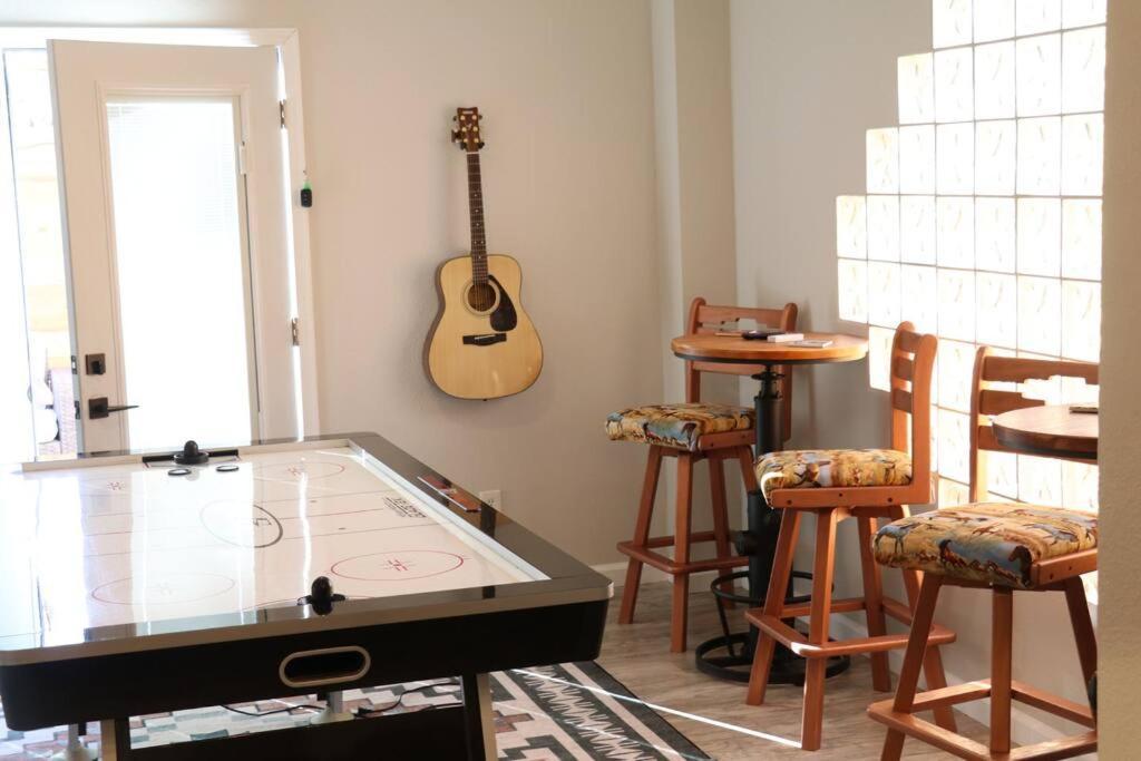 Cowboy Den-Hot Tub-Game Room-Pet Friendly-No Pet Fees! Albuquerque Eksteriør billede