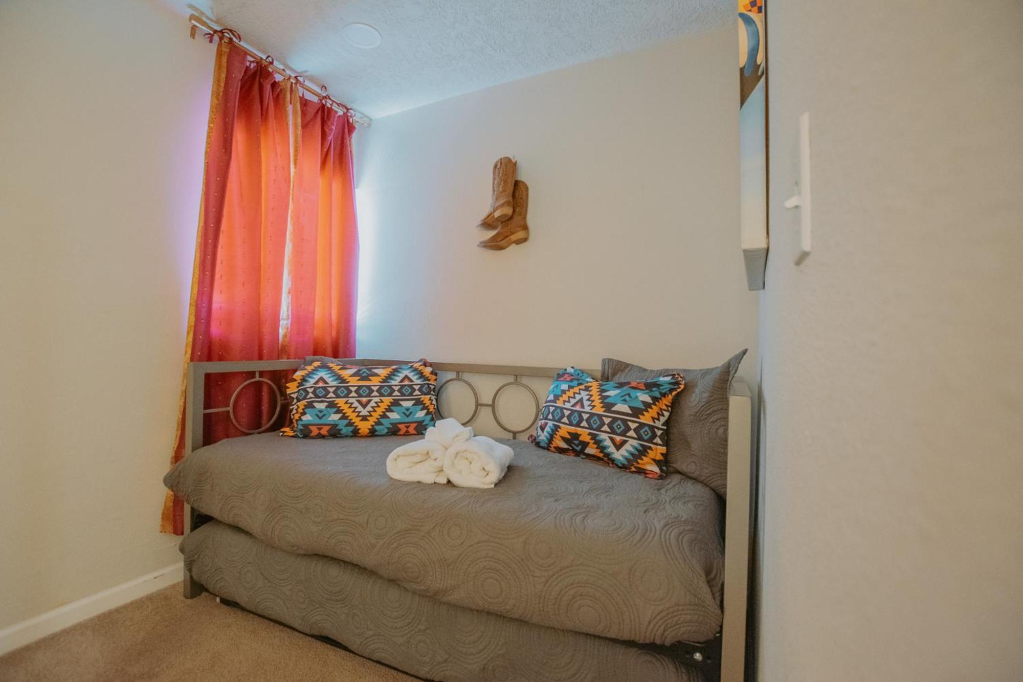 Cowboy Den-Hot Tub-Game Room-Pet Friendly-No Pet Fees! Albuquerque Eksteriør billede