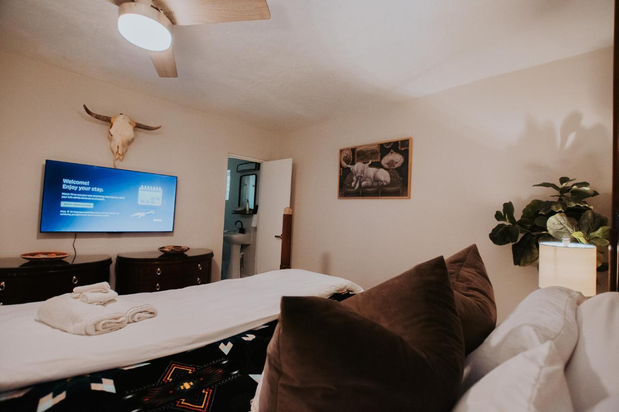 Cowboy Den-Hot Tub-Game Room-Pet Friendly-No Pet Fees! Albuquerque Eksteriør billede
